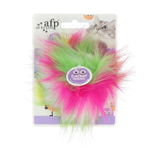 AFP - פלפאר משחק כדור פרוותי לחתול